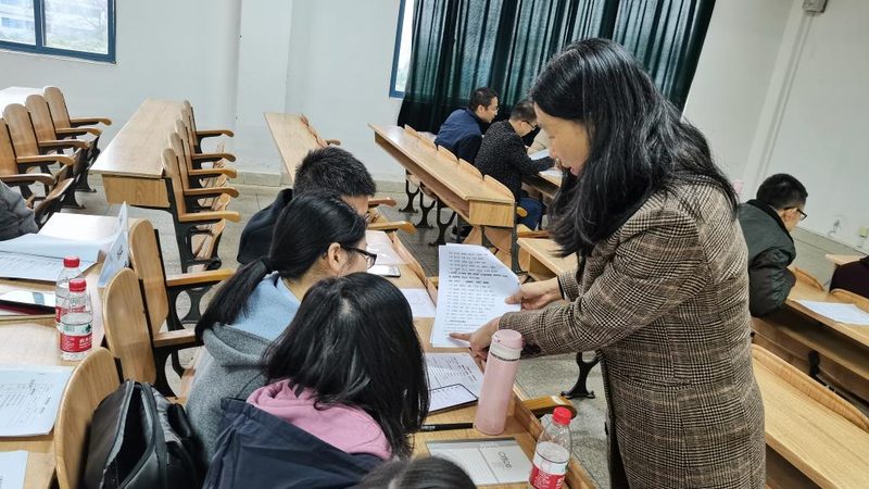 自考本科科目少的原因主要有以下几点：