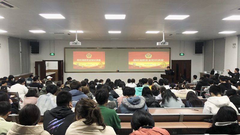小标题：编程教育的兴起背景