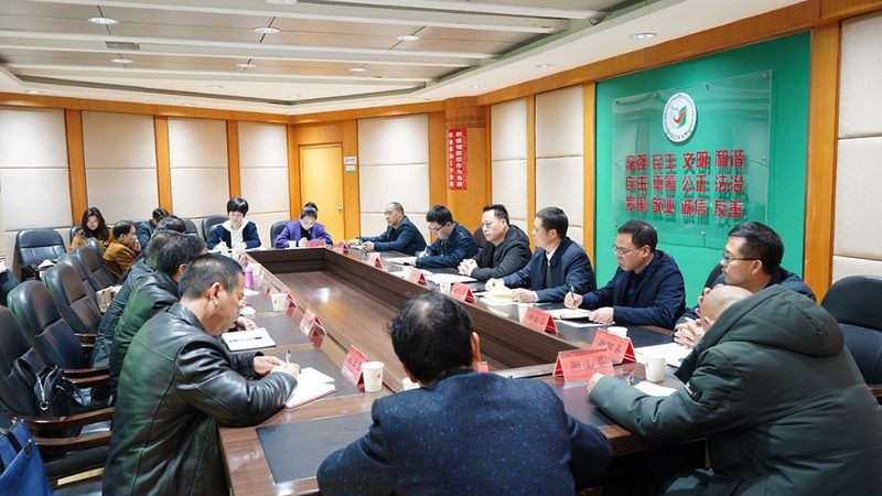 此外，以下因素也会影响电工的就业前景：